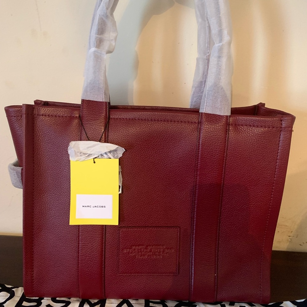 NWT Marc Jacobs Large The Tote Bag in Cherry(rare) - Picture 2 of 9